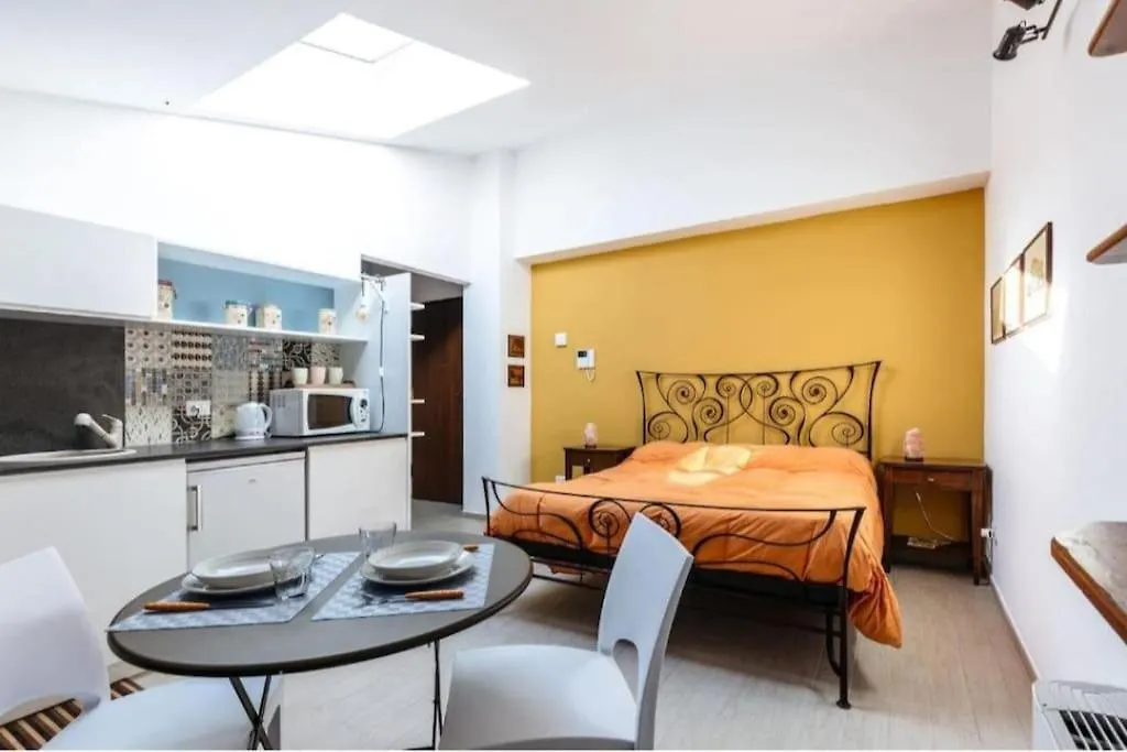Shell Maqueda Apartment Palermo
